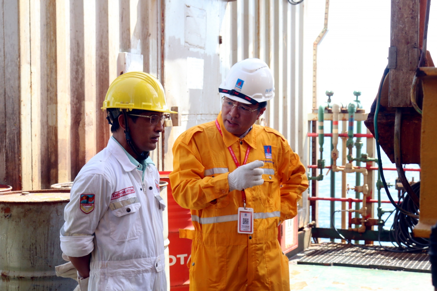 Trao đổi chuyên môn ngay tại hiện trường biển giữa lãnh đạo KĐN – PV GAS và Xí nghiệp Khí – Vietsovpetro