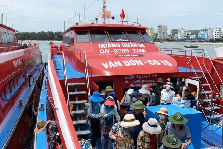 Quảng Ninh dừng giảm 50% giá vé một số điểm tham quan