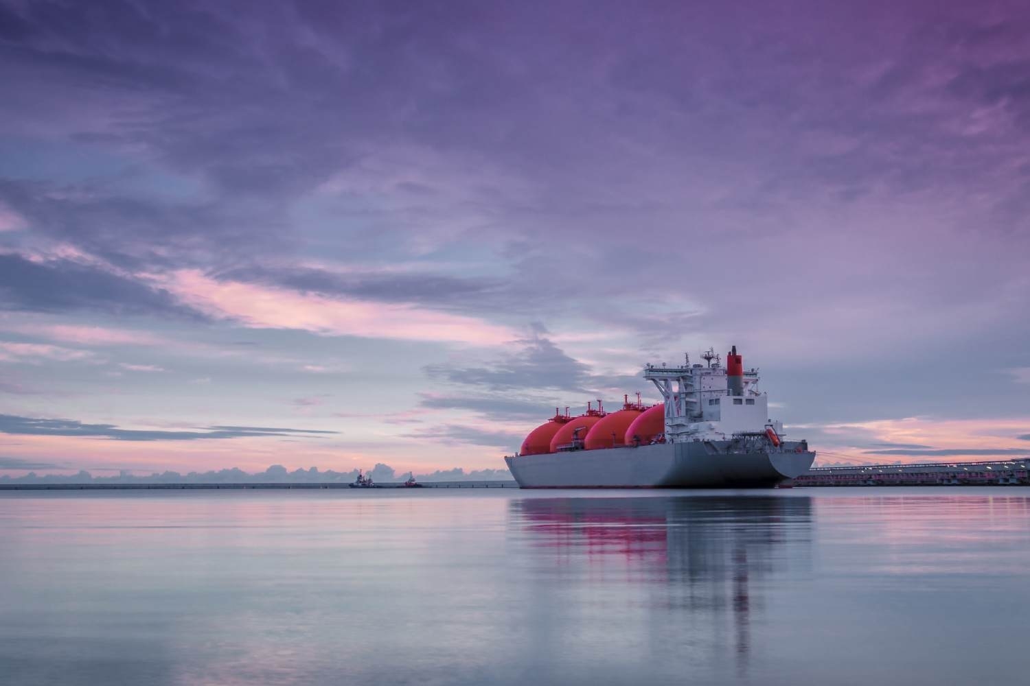 Mozambique bắt đầu xuất khẩu lô hàng LNG đầu tiên