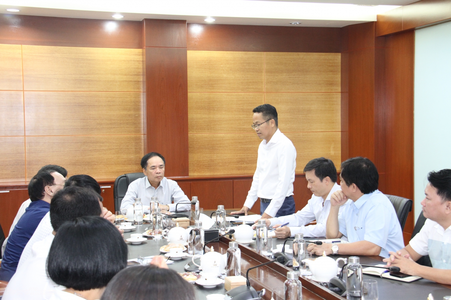 Thường trực Hội DKVN làm việc với Chi hội Dầu khí Cà Mau