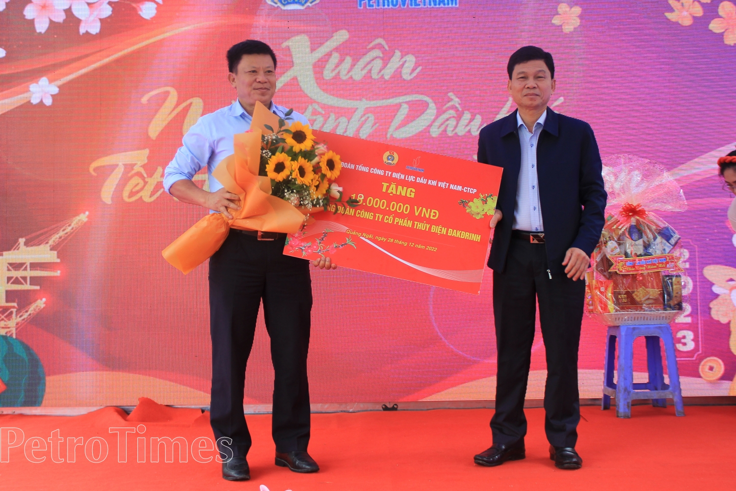 Ấm áp chương trình “Xuân nghĩa tình Dầu khí - Tết hạnh phúc, bình an