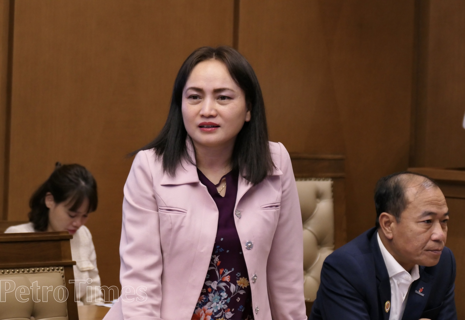 Đồng chí Nghiêm Thùy Lan - Ủy viên Ban Chấp hành Tổng Liên đoàn Lao động Việt Nam, Ủy viên Ban Thường vụ Đảng ủy Tập đoàn, Chủ tịch CĐ DKVN phát biểu tại hội nghị. Đồng chí Nghiêm Thùy Lan - Ủy viên Ban Chấp hành Tổng Liên đoàn Lao động Việt Nam, Ủy viên Ban Thường vụ Đảng ủy Tập đoàn, Chủ tịch CĐ DKVN phát biểu tại hội nghị.