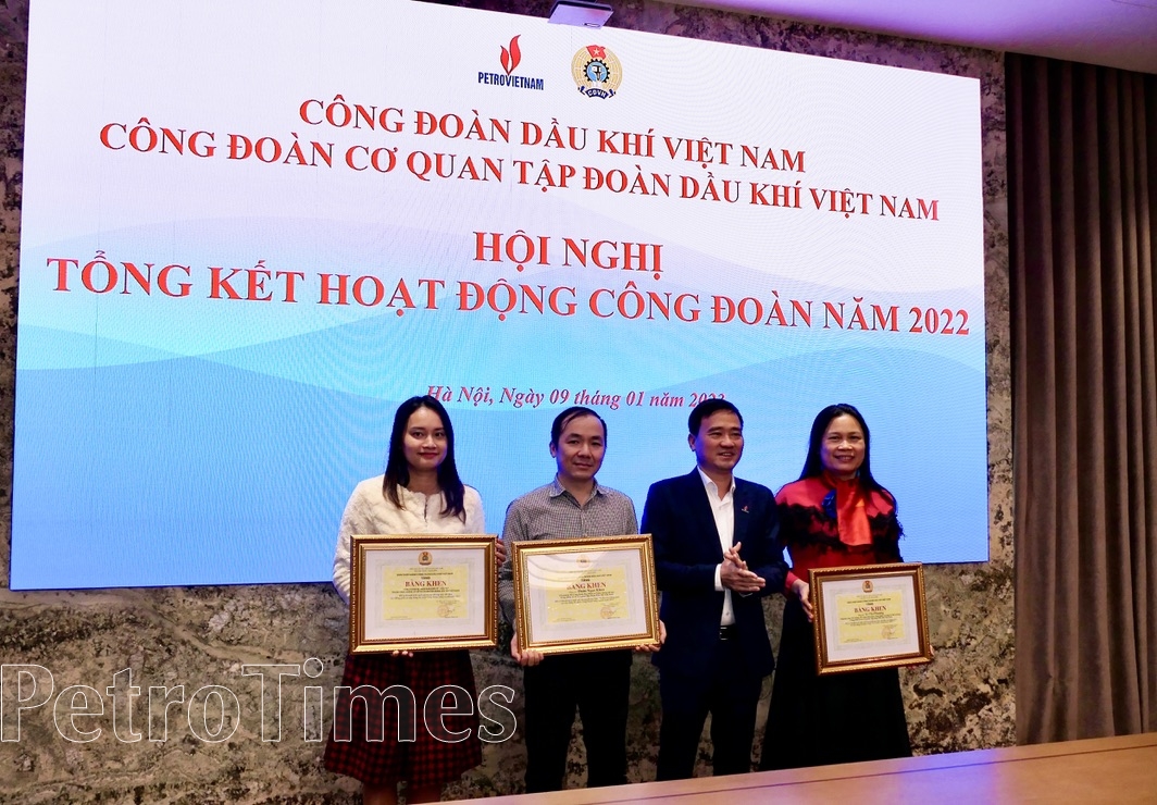 Những cá nhân có thành tích xuất sắc trong phong trào thi đua lao động giỏi và xây dựng tổ chức công đoàn vững mạnh năm 2022 Những cá nhân có thành tích xuất sắc trong phong trào thi đua lao động giỏi và xây dựng tổ chức công đoàn vững mạnh năm 2022