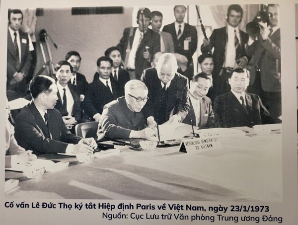 Trưng bày gần 300 tư liệu quý “Hiệp định Paris - Cánh cửa hòa bình” Trưng bày gần 300 tư liệu quý “Hiệp định Paris - Cánh cửa hòa bình”