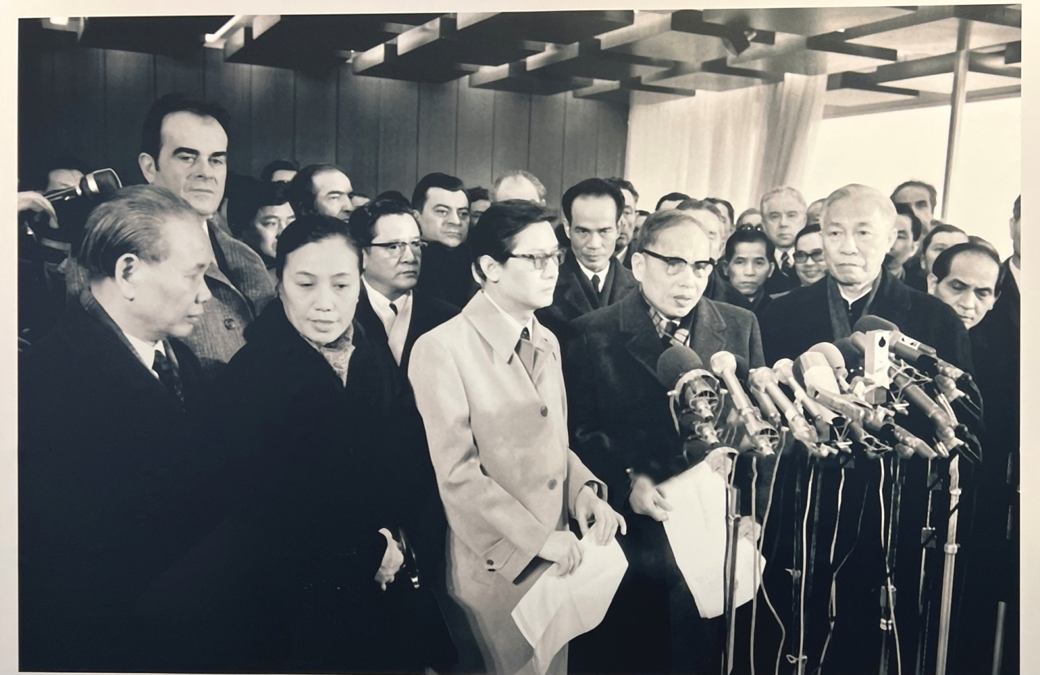 Trưng bày gần 300 tư liệu quý “Hiệp định Paris - Cánh cửa hòa bình” Trưng bày gần 300 tư liệu quý “Hiệp định Paris - Cánh cửa hòa bình”