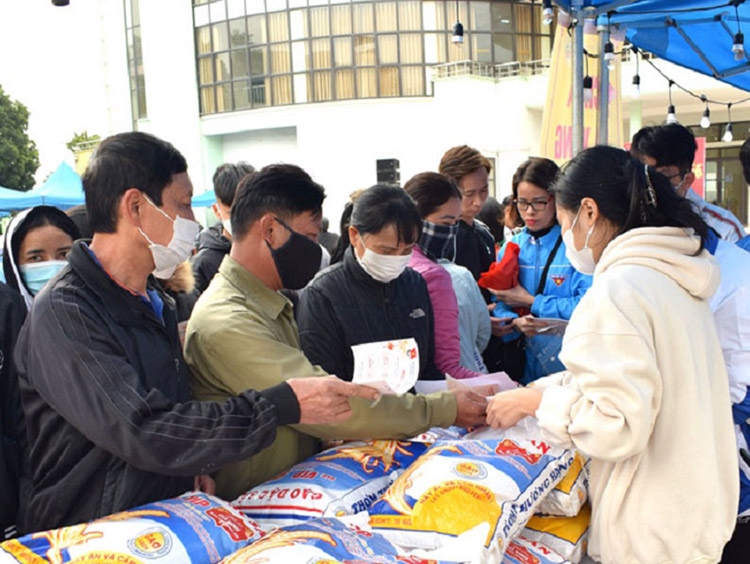 Quảng Ninh: Ấm áp những 