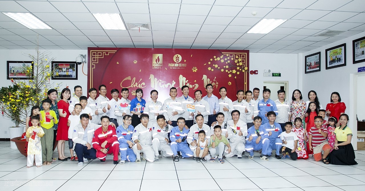Đêm giao thừa ấm áp nghĩa tình người dầu khí tại PVCFC
