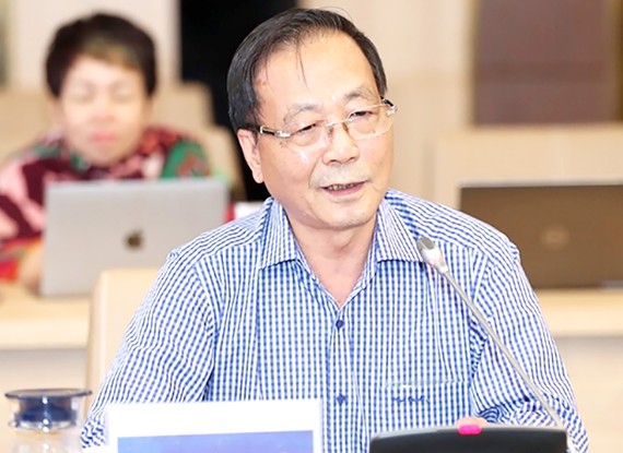 Không nên kéo dài việc giữ giá điện