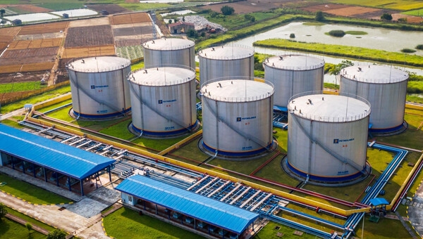 Tin tức kinh tế ngày 4/3: Nhập khẩu xăng dầu tăng mạnh Tin tức kinh tế ngày 4/3: Nhập khẩu xăng dầu tăng mạnh