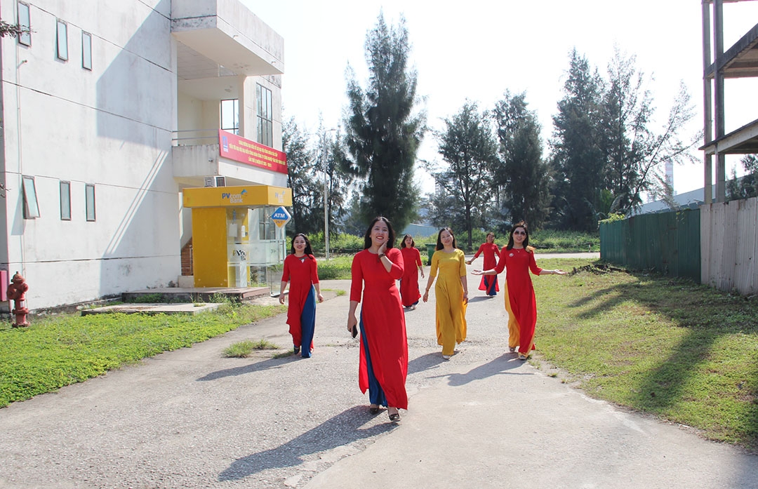 Phụ nữ DQS hưởng ứng Tuần lễ Áo dài năm 2023