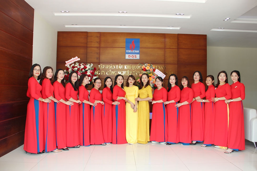 Phụ nữ DQS hưởng ứng Tuần lễ Áo dài năm 2023