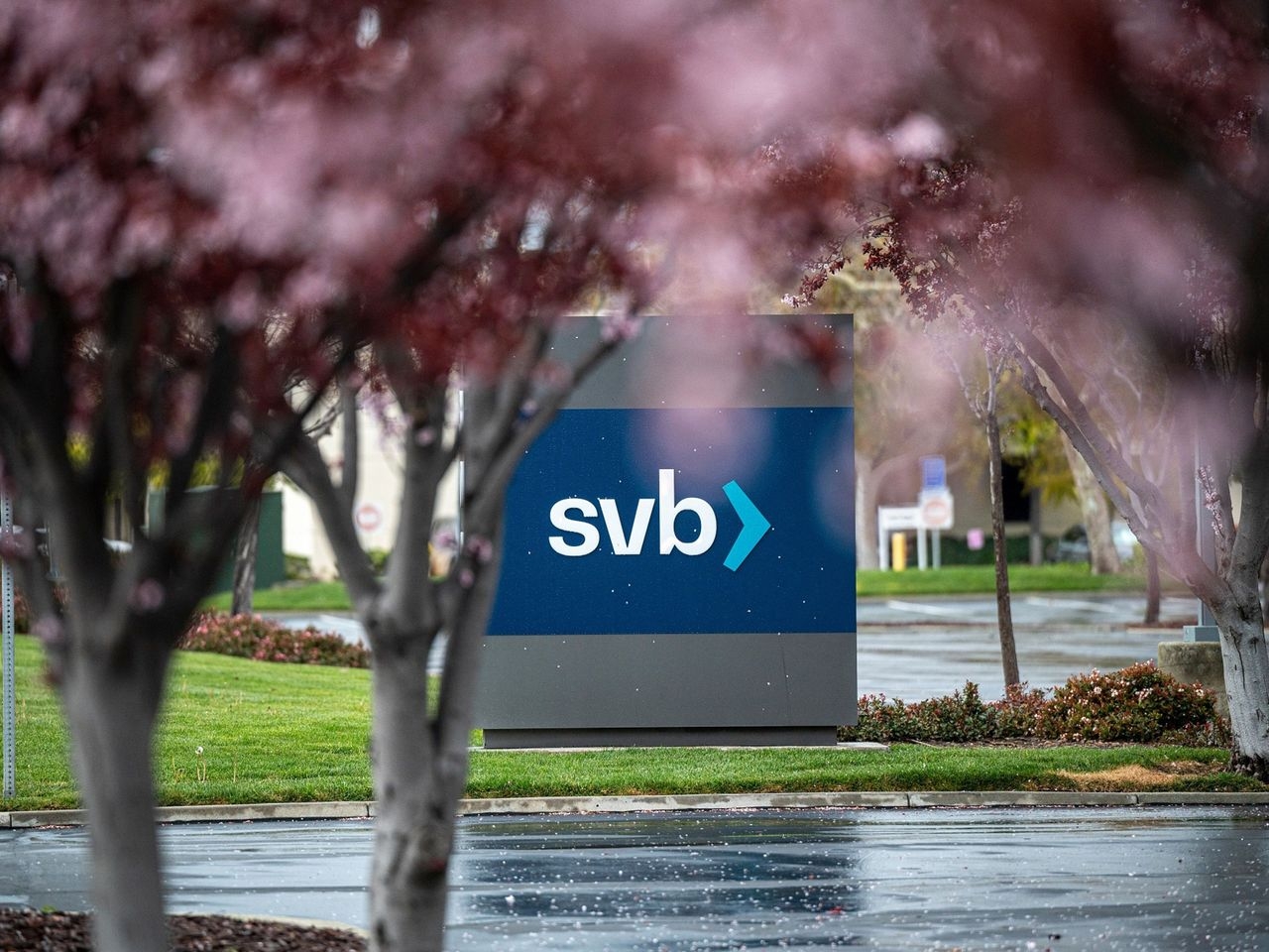 Thị trường chứng khoán thế giới ngày 11/3: Ngân hàng SVB sụp đổ, Dow Jones 