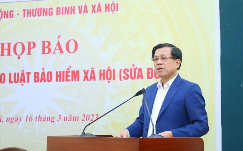 Thứ trưởng Bộ Lao động - Thương binh và Xã hội Nguyễn Bá Hoan thông tin về nội dung chính của dự thảo Luật Bảo hiểm xã hội sửa đổi.