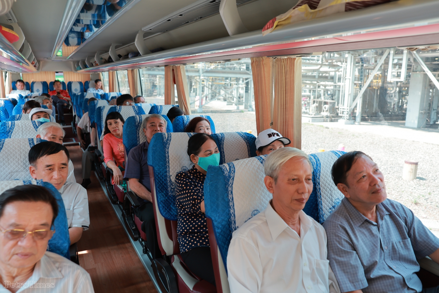 PVFCCo gặp mặt cán bộ lãnh đạo Ban QLDA Nhà máy, cán bộ hưu trí nhân kỷ niệm 20 năm thành lập