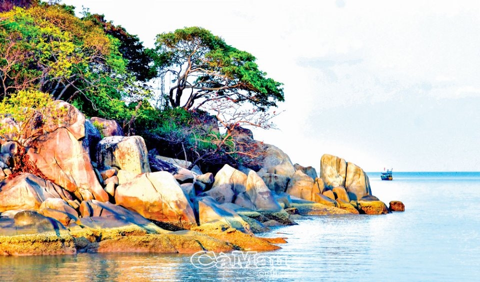 Sắc đá Hòn Khoai