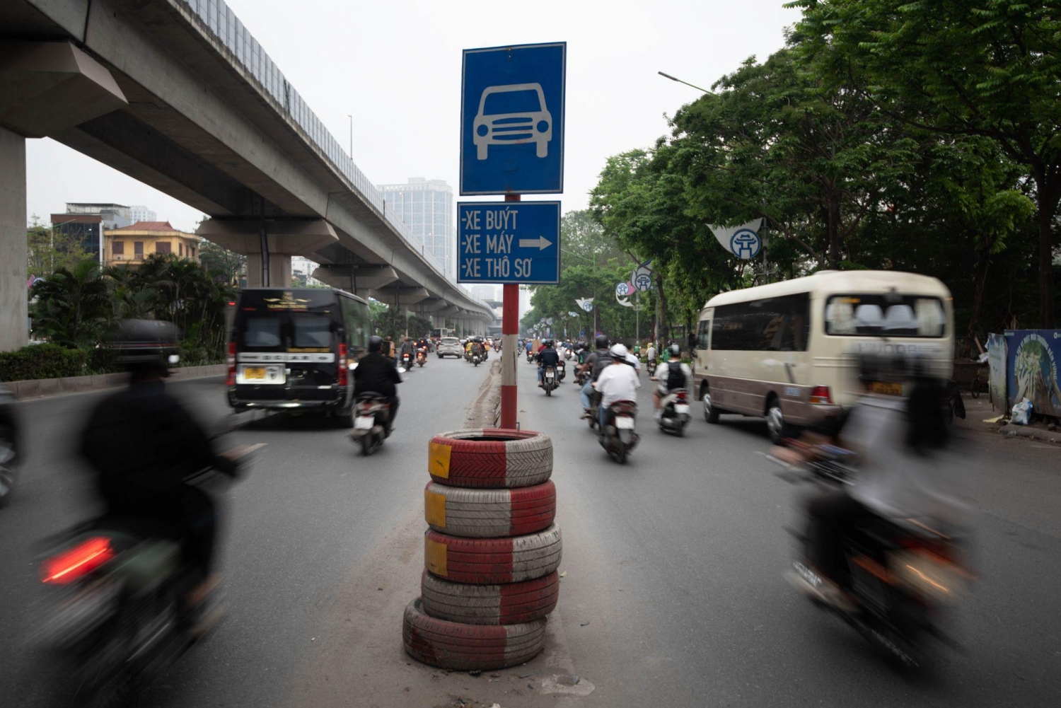 Đường Nguyễn Trãi (Hà Nội): Dải phân cách, có cũng như không