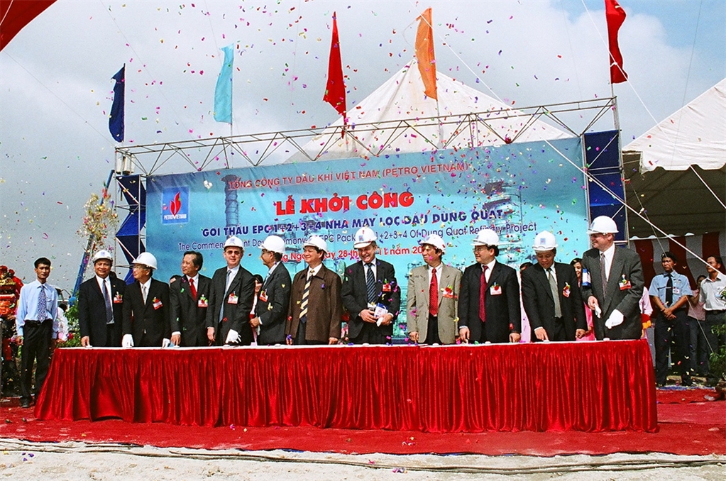 Xây dựng, thử nghiệm vận hành và nghiệm thu NMLD Dung Quất Xây dựng, thử nghiệm vận hành và nghiệm thu NMLD Dung Quất