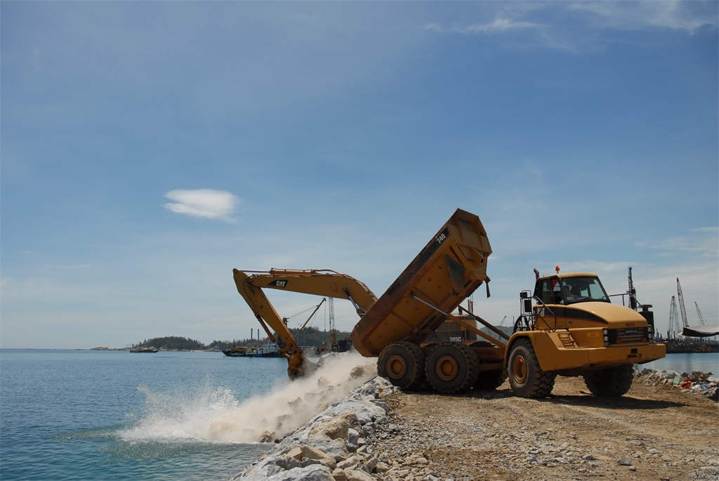Xây dựng, thử nghiệm vận hành và nghiệm thu NMLD Dung Quất Xây dựng, thử nghiệm vận hành và nghiệm thu NMLD Dung Quất