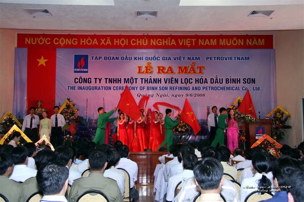 Xây dựng, thử nghiệm vận hành và nghiệm thu NMLD Dung Quất Xây dựng, thử nghiệm vận hành và nghiệm thu NMLD Dung Quất