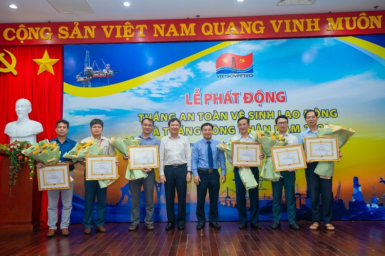 Vietsovpetro tổ chức Lễ phát động Tháng ATVSLĐ và Tháng Công nhân năm 2023