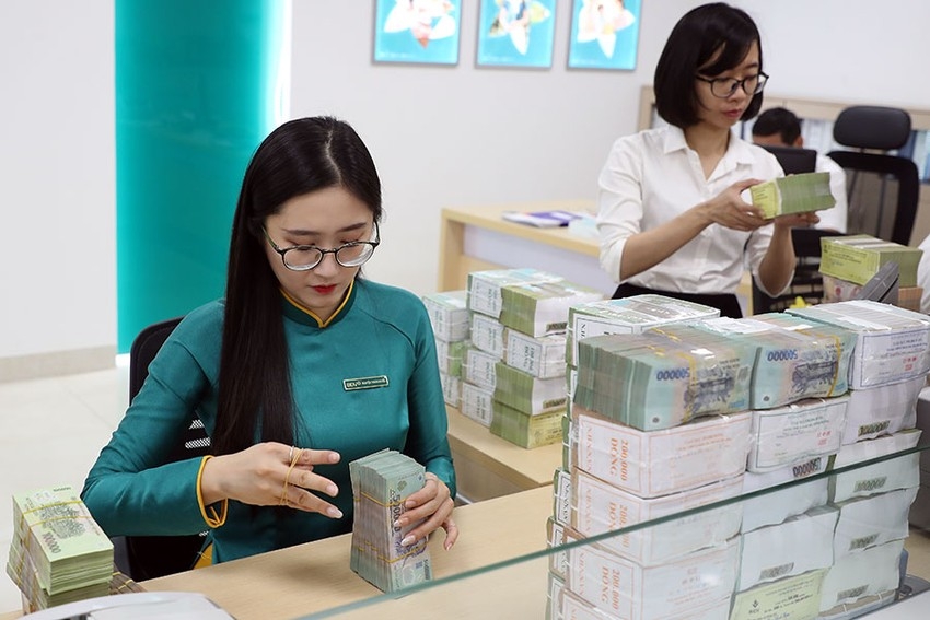 Tin ngân hàng ngày 25/5: Đề nghị tiếp tục tìm cách hạ lãi suất huy động