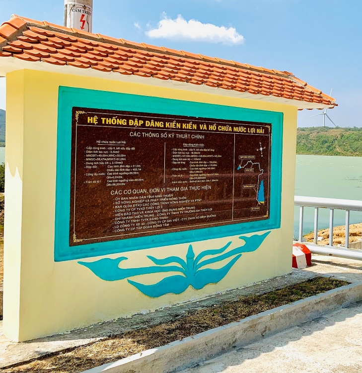 Khám phá vẻ đẹp hồ chứa nước Lợi Hải Khám phá vẻ đẹp hồ chứa nước Lợi Hải