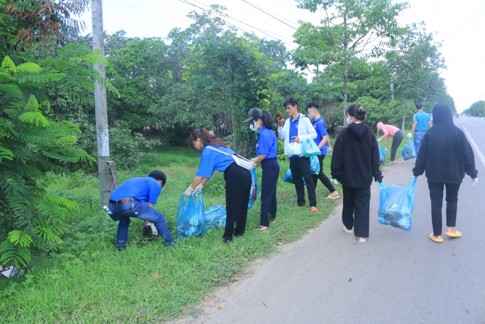 Đoàn thanh niên Xí nghiệp Cơ điện tổ chức chuỗi hoạt động thiện nguyện, bảo vệ môi trường