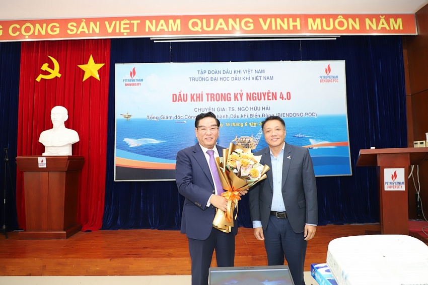 PVU Tổ chức nói chuyện chuyên đề với chủ đề “Dầu khí trong kỷ nguyên 4.0” PVU tổ chức nói chuyện chuyên đề với chủ đề “Dầu khí trong kỷ nguyên 4.0”