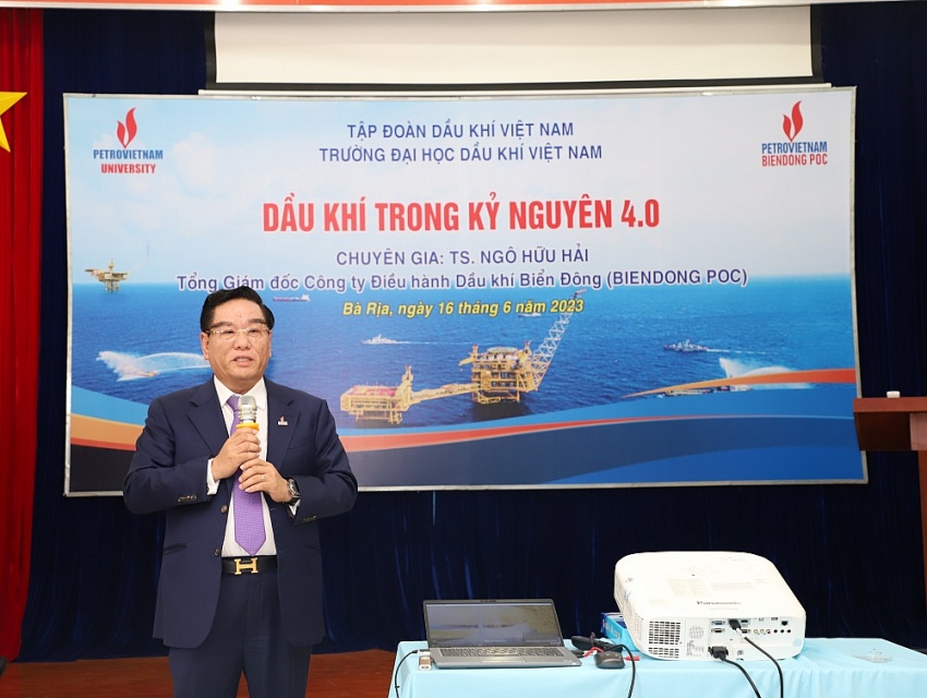 PVU Tổ chức nói chuyện chuyên đề với chủ đề “Dầu khí trong kỷ nguyên 4.0” PVU tổ chức nói chuyện chuyên đề với chủ đề “Dầu khí trong kỷ nguyên 4.0”
