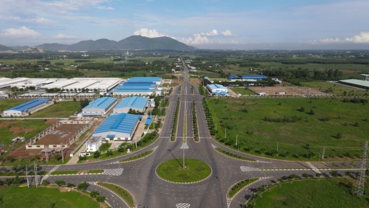 Tin bất động sản tuần qua: Phú Yên thu hồi dự án khu đô thị cao cấp hơn nghìn tỷ