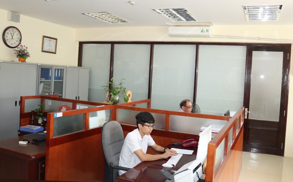 Công ty Thủy điện Hòa Bình thực hiện triệt để các giải pháp tiết kiệm điện Công ty Thủy điện Hòa Bình thực hiện triệt để các giải pháp tiết kiệm điện