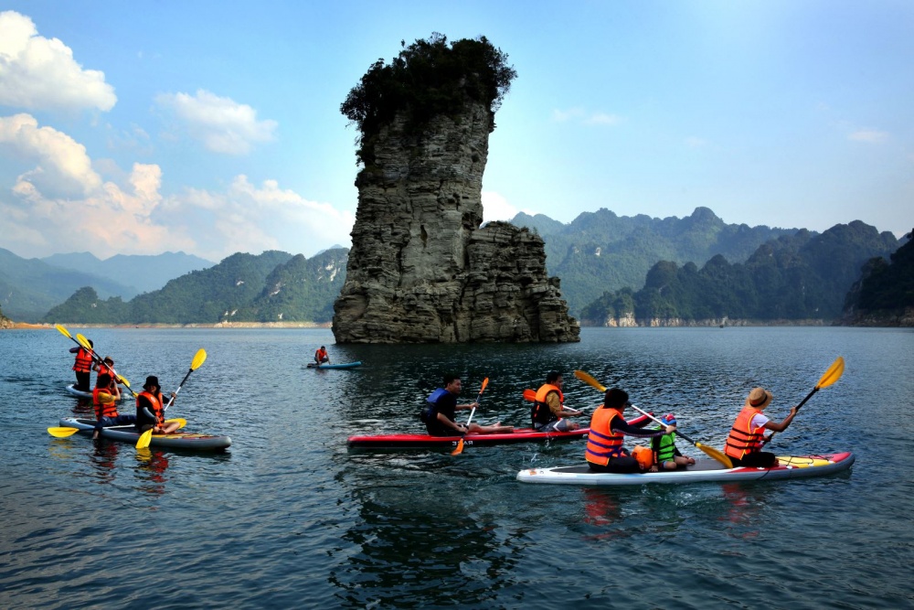 Chèo thuyền Kayak ở Lâm Bình