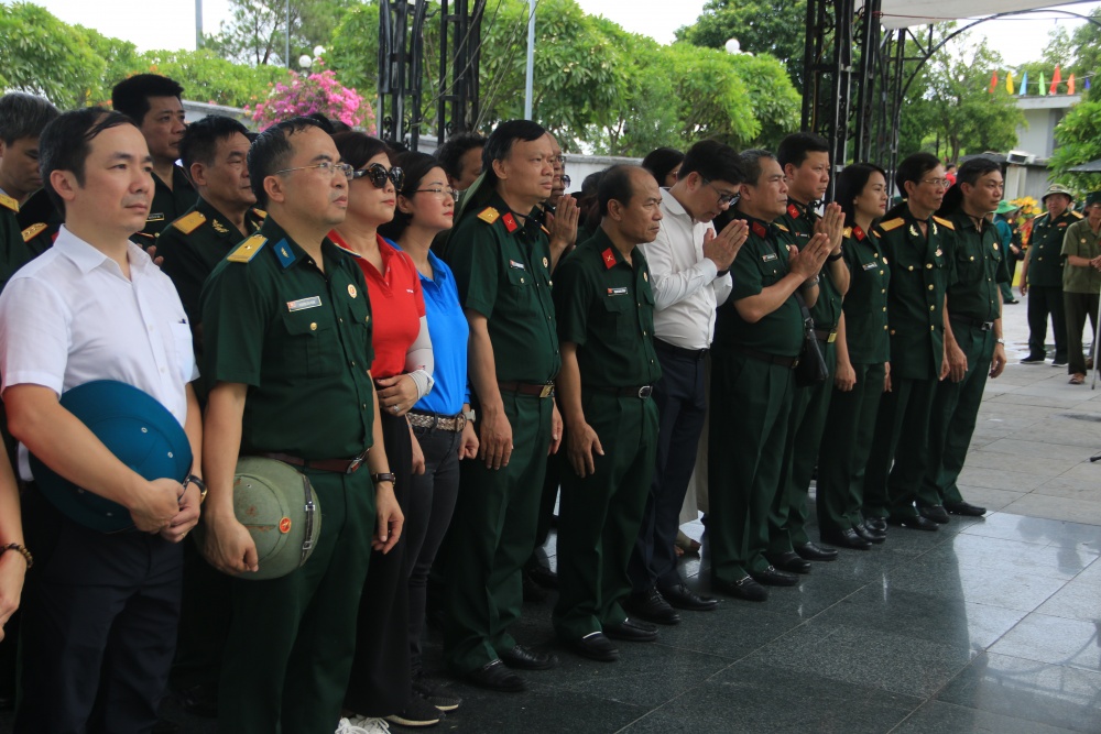 Hội CCB Cơ quan Tập đoàn tổ chức về nguồn tại miền Trung anh hùng