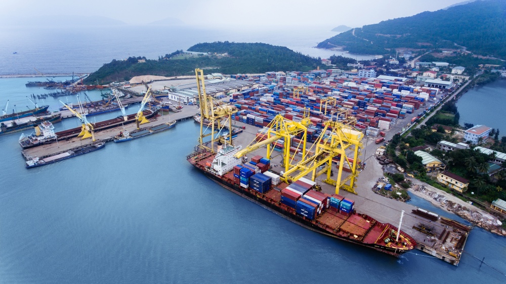 Nâng cao năng lực cạnh tranh quốc gia nhìn từ góc độ phát triển hệ thống kết cấu hạ tầng logistics