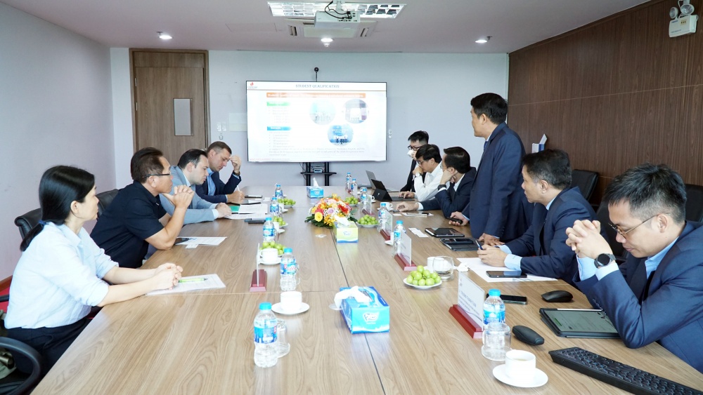 Toàn cảnh buổi làm việc