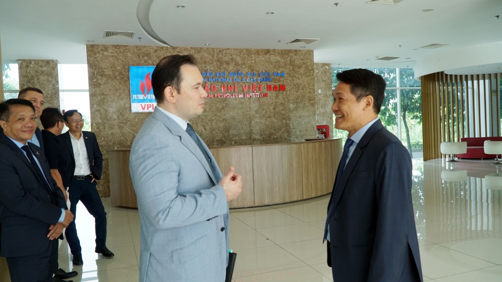 PVU và HCMUT trao đổi hợp tác với Công ty Zarubezhneft EP Vietnam