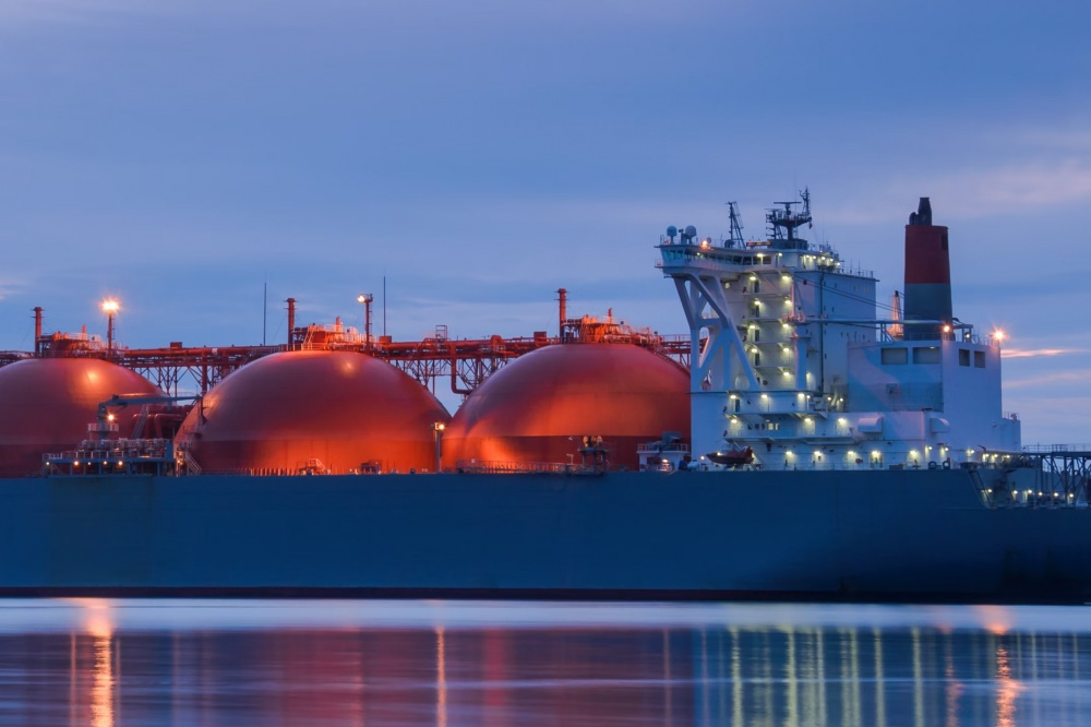 Dư thừa nguồn cung LNG toàn cầu gây áp lực lên giá khí đốt