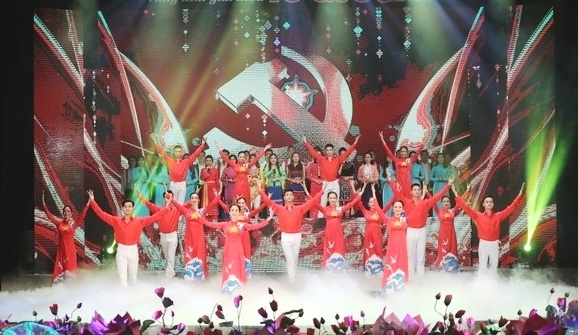 Chương trình nghệ thuật “Giai điệu Tổ quốc”: Tôn vinh văn hóa bằng ngôn ngữ nghệ thuật Chương trình nghệ thuật “Giai điệu Tổ quốc”: Tôn vinh văn hóa bằng ngôn ngữ nghệ thuật