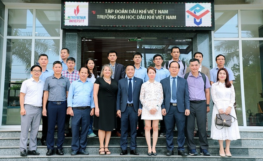 PVU tổ chức Hội thảo Quốc tế về cảm biến từ, kiểm tra không phá hủy và internet vạn vật: các kết quả và triển vọng trong tương lai PVU tổ chức Hội thảo quốc tế về cảm biến từ, kiểm tra không phá hủy và internet vạn vật