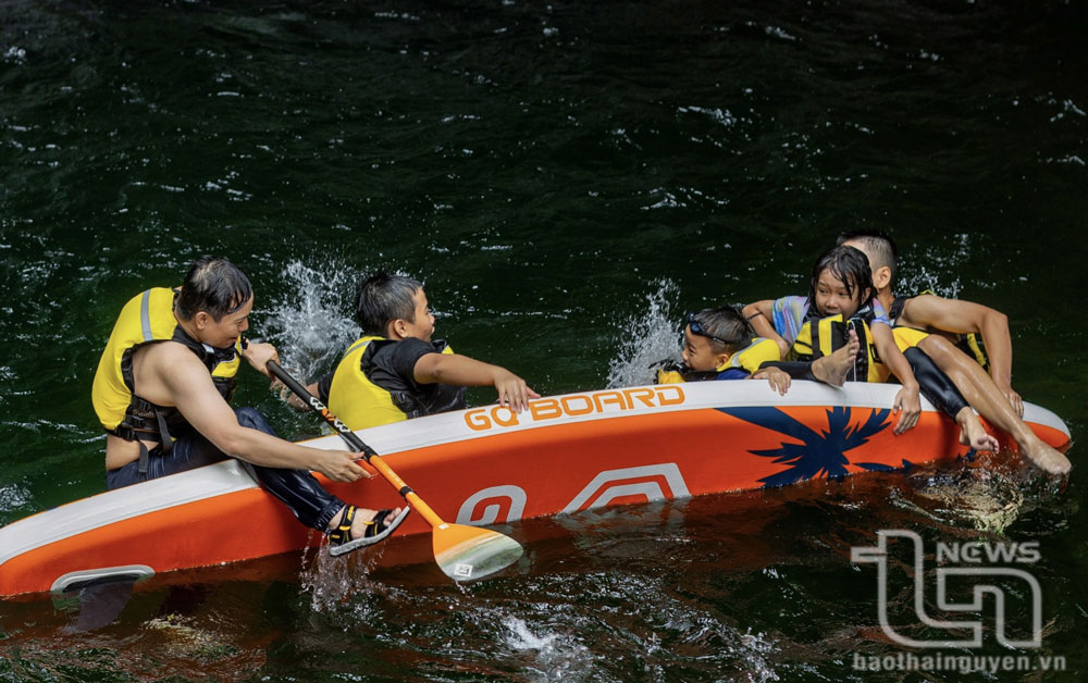 Chinh phục suối Cửa Tử (Thái Nguyên) Chinh phục suối Cửa Tử (Thái Nguyên)