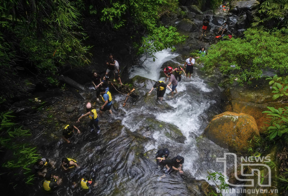 Chinh phục suối Cửa Tử (Thái Nguyên) Chinh phục suối Cửa Tử (Thái Nguyên)