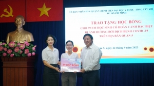 PV GAS trao học bổng cho học sinh có hoàn cảnh đặc biệt bị ảnh hưởng bởi dịch Covid -19