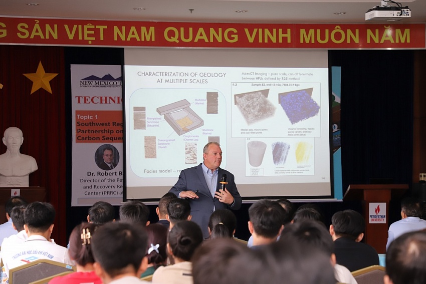 PVU tổ chức nói chuyện chuyên đề về “Những thách thức địa cơ học trong quá trình lưu trữ CO2 địa chất và Đối tác Vùng Tây Nam về cô lập Carbon PVU tổ chức nói chuyện chuyên đề về thách thức địa cơ học trong quá trình lưu trữ CO2 địa chất