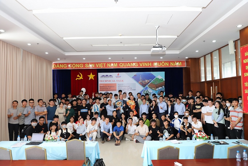 PVU tổ chức nói chuyện chuyên đề về “Những thách thức địa cơ học trong quá trình lưu trữ CO2 địa chất và Đối tác Vùng Tây Nam về cô lập Carbon PVU tổ chức nói chuyện chuyên đề về “Những thách thức địa cơ học trong quá trình lưu trữ CO2 địa chất và Đối tác Vùng Tây Nam về cô lập Carbon