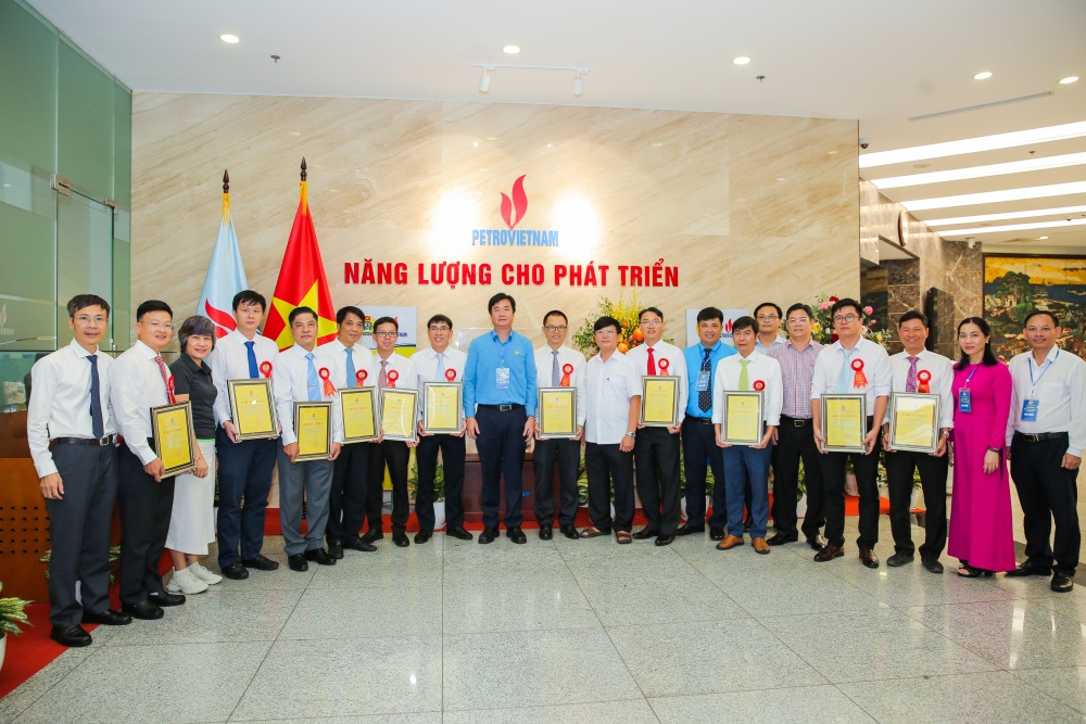 11 sáng kiến của ngành Dầu khí được tuyên dương tại lễ tổng kết chương trình 11 sáng kiến của ngành Dầu khí được tuyên dương tại lễ tổng kết chương trình