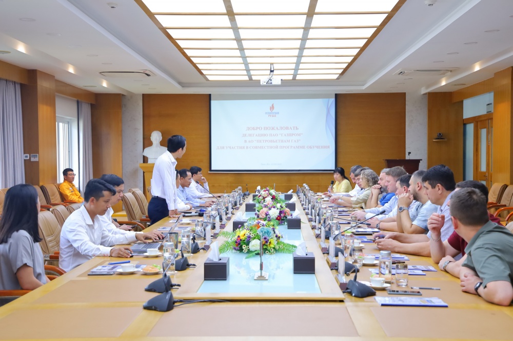 Quang cảnh buổi làm việc, trao đổi kinh nghiệm về công tác quản lý vận hành và bảo dưỡng GPP Dinh Cố Quang cảnh buổi làm việc, trao đổi kinh nghiệm về công tác quản lý vận hành và bảo dưỡng GPP Dinh Cố