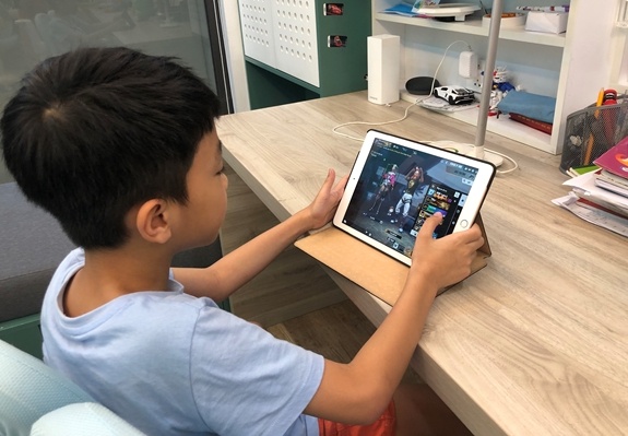 Trẻ em - nạn nhân của những thông tin xấu độc Trẻ em - Nạn nhân của những thông tin xấu độc