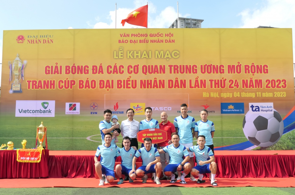 Khai mạc giải bóng đá tranh Cúp Báo Đại biểu Nhân dân lần thứ 24
