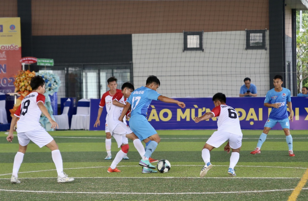 Đội bóng Công đoàn Dầu khí Việt Nam chiến thắng ngay trận đầu ra quân