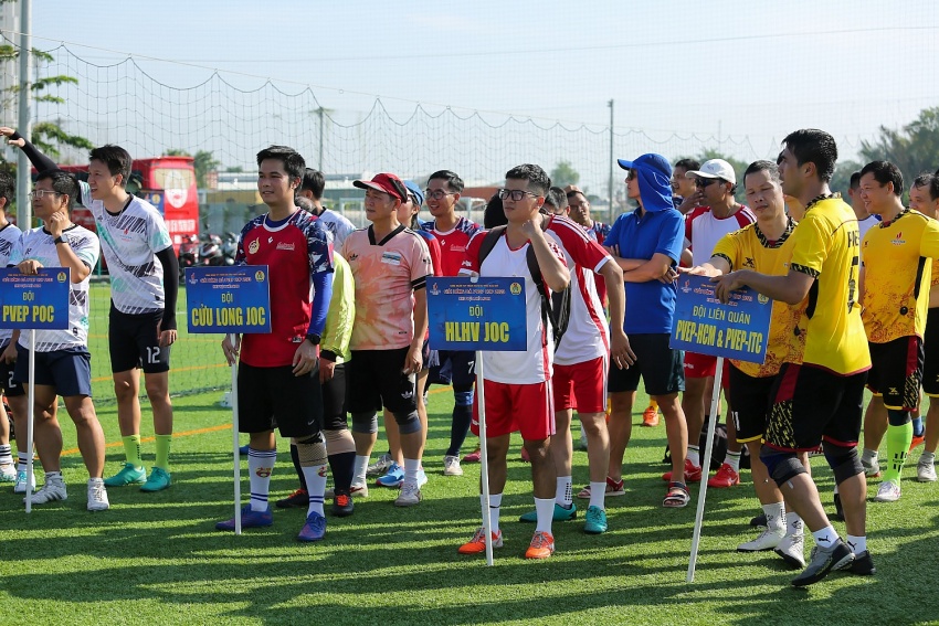 2. Các đội bóng 2. Các đội bóng